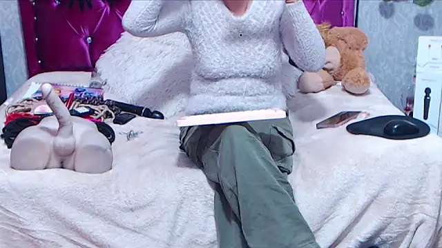 AyshaScott online show from 04.18.26