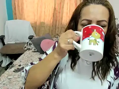 Snapshot of MonicaGarcia_ chatting on 10.11.25 MonicaGarcia online show from 10.11.25