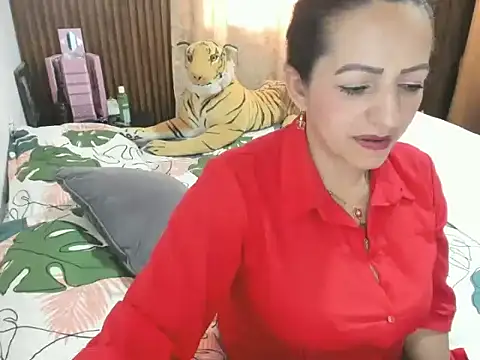 MonicaGarcia  online show from 04.15.26