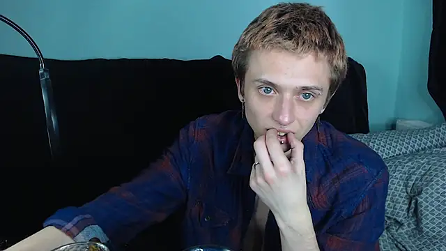 axxxturel online show from 12.02.24