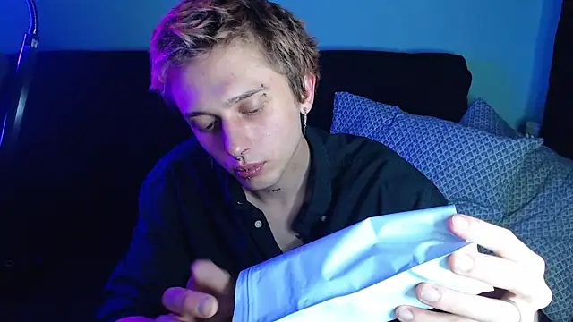 axxxturel online show from 12.13.24