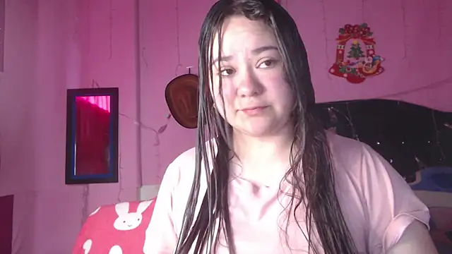 NikkiRous  online show from 10.12.25