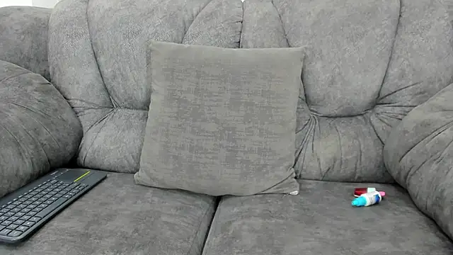 Snapshot of _LauraTaylor_ chatting on 01.13.25 LauraTaylor online show from 01.13.25