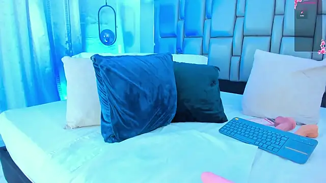 Emily Gil1 online show from 09.26.25