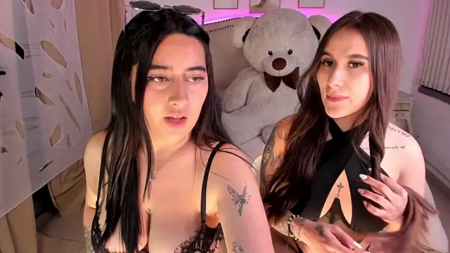 Snapshot of cami_cruzz chatting on 10.22.25 cami cruzz online show from 10.22.25