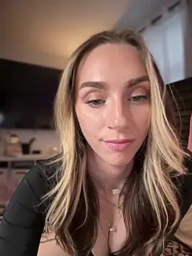 BrattyBae xo online show from 01.15.26