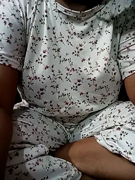 Snapshot of Im_Cute chatting on 10.08.25 Im Cute online show from 10.08.25