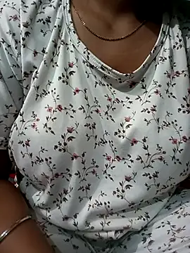 Snapshot of Im_Cute chatting on 10.15.25 Im Cute online show from 10.15.25