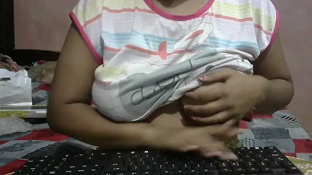 Snapshot of Im_Cute chatting on 10.25.25 Im Cute online show from 10.25.25