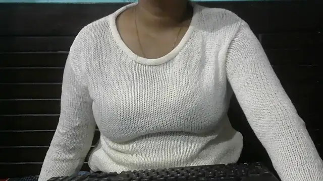 Snapshot of Im_Cute chatting on 11.13.25 Im Cute online show from 11.13.25