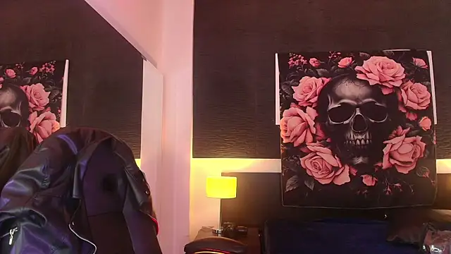 EvaaFoxxy1 online show from 04.13.26