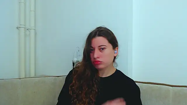 Helen Adams  online show from 02.05.25