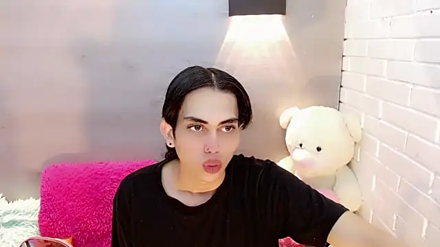 Daniela Pink  online show from 10.07.25