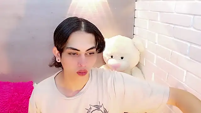 Daniela Pink  online show from 10.10.25