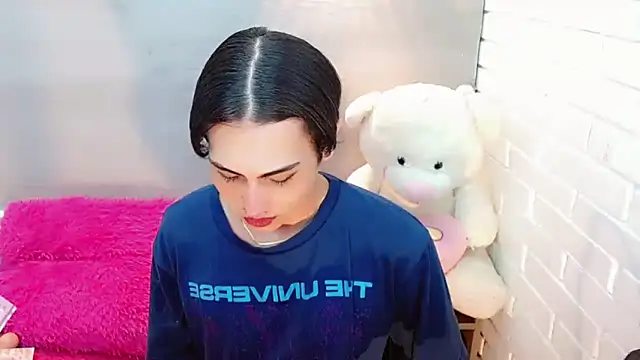 Daniela Pink  online show from 10.25.25