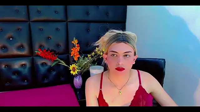 Snapshot of Daniela_Pink_ chatting on 02.10.26 Daniela Pink online show from 02.10.26