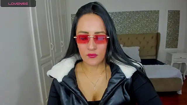 KimWessel  online show from 03.28.26