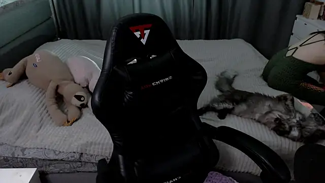 KiraYammy online show from 04.25.26