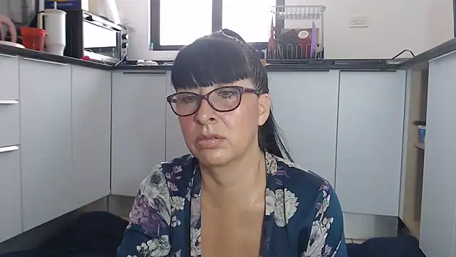 Snapshot of HellenLatin chatting on 05.16.26 HellenLatin online show from 05.16.26