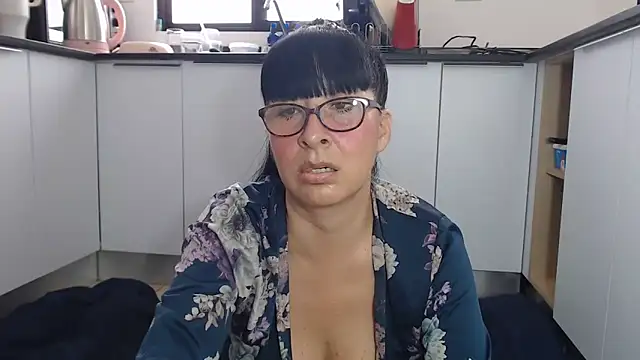 Snapshot of HellenLatin chatting on 05.21.26 HellenLatin online show from 05.21.26