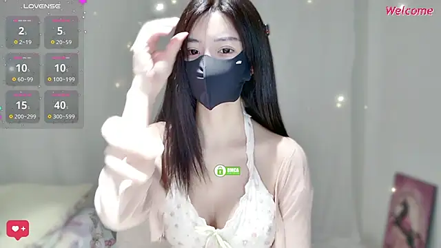 Snapshot of Duduludululu chatting on 10.26.25 Duduludululu online show from 10.26.25