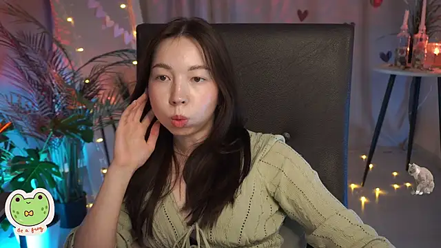 Sarah Son online show from 02.18.25