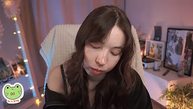 Sarah Son online show from 03.17.25