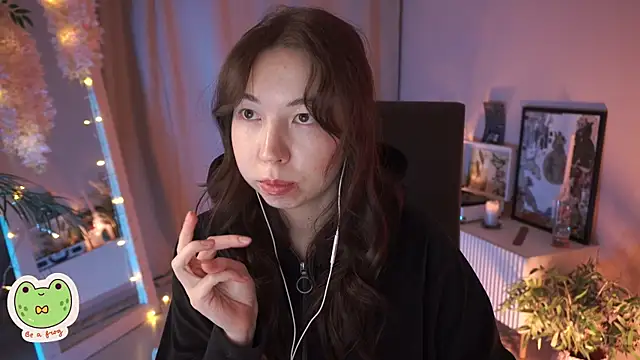 Sarah Son online show from 03.17.25