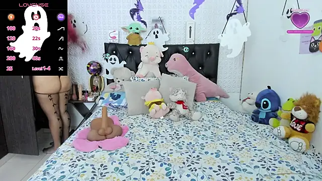 Snapshot of redgirlofficial chatting on 10.29.25 redgirlofficial online show from 10.29.25