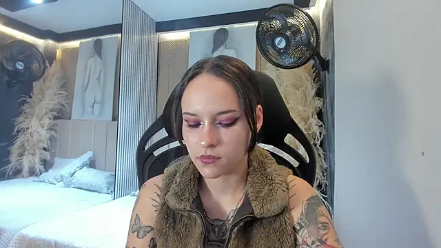 AnnyThompson  online show from 03.27.26