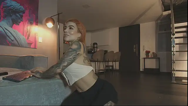 Snapshot of milaivanova chatting on 02.16.25 milaivanova online show from 02.16.25