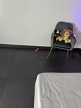 Snapshot of milaivanova chatting on 10.10.25 milaivanova online show from 10.10.25