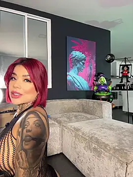 Snapshot of milaivanova chatting on 10.23.25 milaivanova online show from 10.23.25