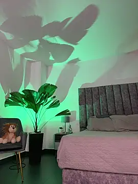 milaivanova online show from 11.17.25