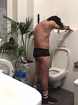 Kiss me2507 online show from 12.31.24