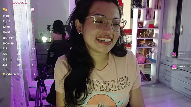 lauvelez   online show from 01.07.26