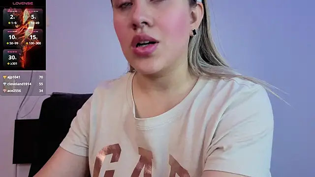 Snapshot of eleecttraa_12 chatting on 10.27.25 eleecttraa 12 online show from 10.27.25