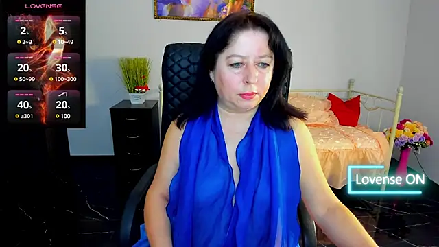 Snapshot of Julia_Dean chatting on 03.14.25 Julia Dean online show from 03.14.25