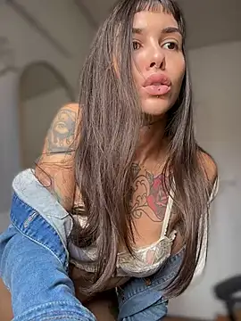 Snapshot of Nikatsu chatting on 01.16.25 Nikatsu online show from 01.16.25