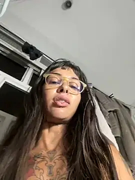 Snapshot of Nikatsu chatting on 02.02.25 Nikatsu online show from 02.02.25