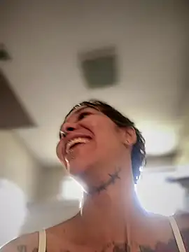 Snapshot of Nikatsu chatting on 09.18.25 Nikatsu online show from 09.18.25