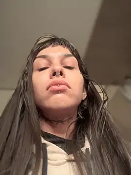 Snapshot of Nikatsu chatting on 09.25.25 Nikatsu online show from 09.25.25