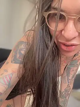 Snapshot of Nikatsu chatting on 10.01.25 Nikatsu online show from 10.01.25