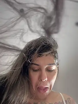 Snapshot of Nikatsu chatting on 10.04.25 Nikatsu online show from 10.04.25