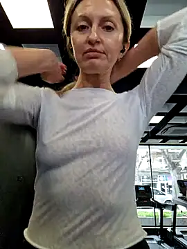 Snapshot of Miss____Mia_ chatting on 03.18.25 Miss Mia online show from 03.18.25