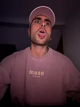 Snapshot of itsmehoneyhm chatting on 09.26.25 itsmehoneyhm online show from 09.26.25