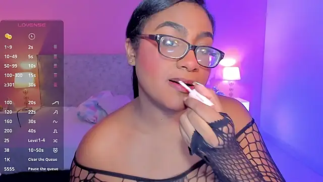 Snapshot of BlakmillerrGilson chatting on 11.18.25 BlakmillerrGilson online show from 11.18.25