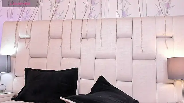 ZendayaGrey online show from 12.13.24