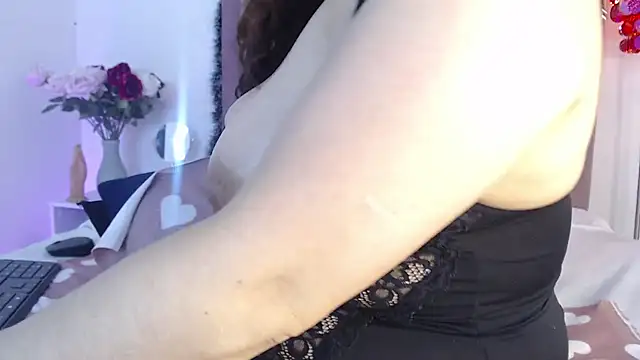 AnnadirtyXo online show from 12.24.24