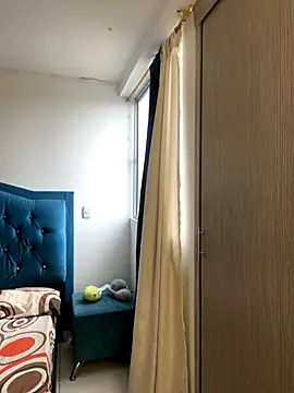 Leonarrrd 01 online show from 09.30.25